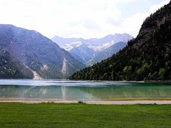 Een foto van het Planmeer in Tirol