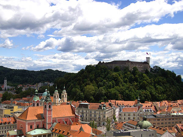 Panorama van het historische stadscentrum van Ljubljana