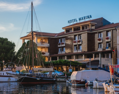 hotel marina